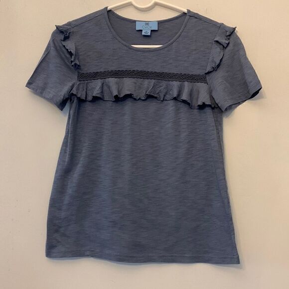 CeCe short sleeve blue ruffled tee. Size XS Length 21” Bust about 13” - Picture 1 of 6